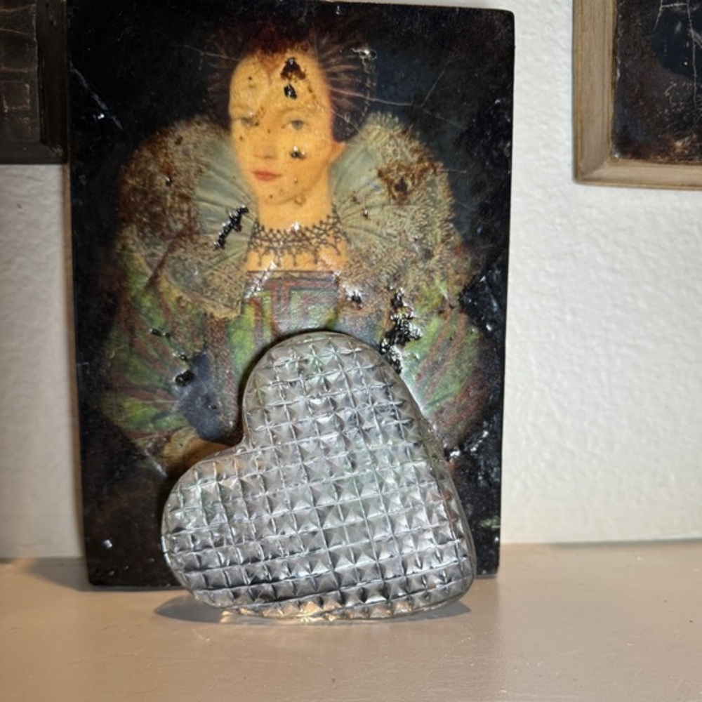 Crystal‎ Heart Paperweight